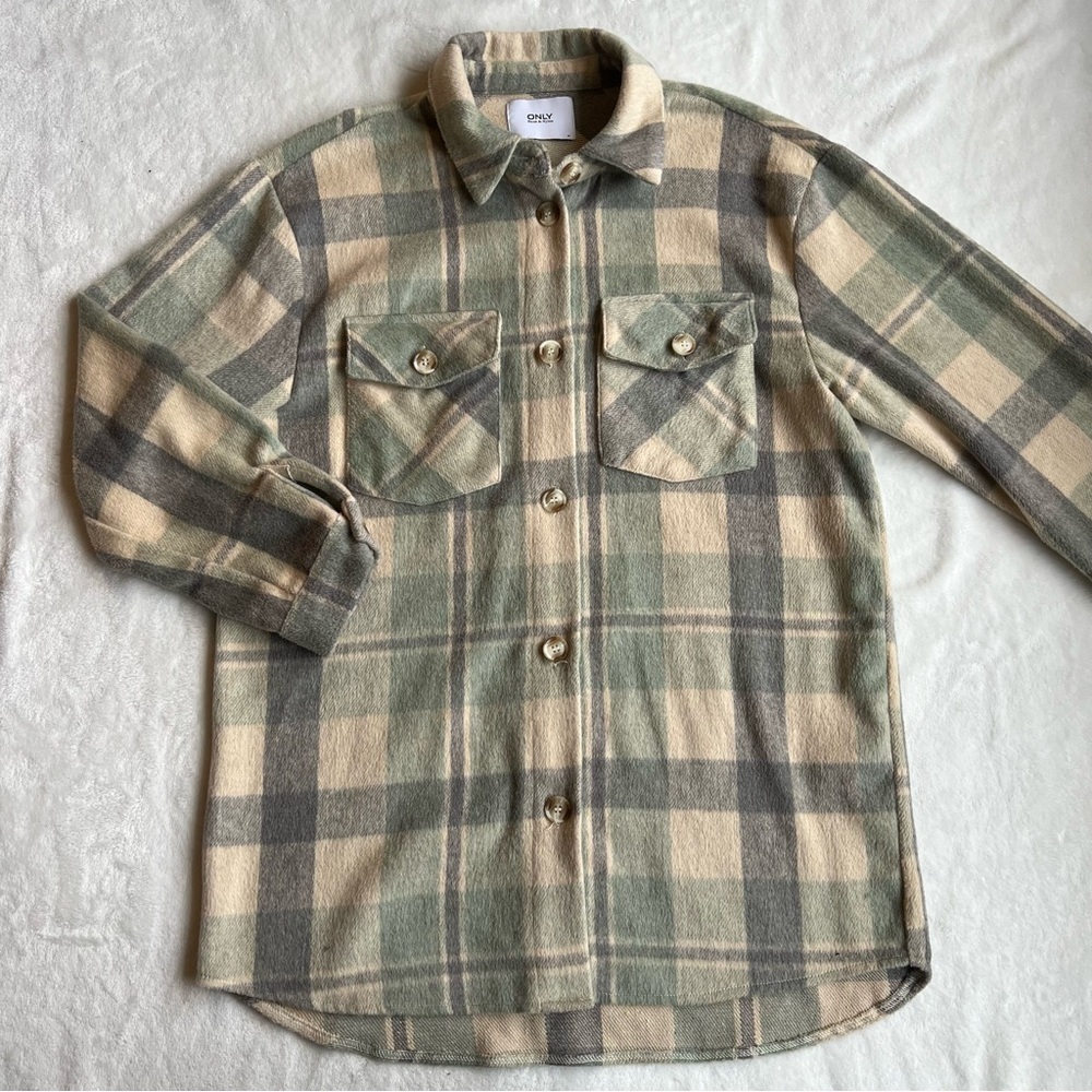 Only Women’s Plaid Flannel Jacket